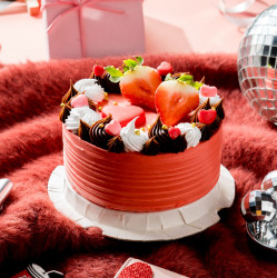 Strawberry Valentines Cake