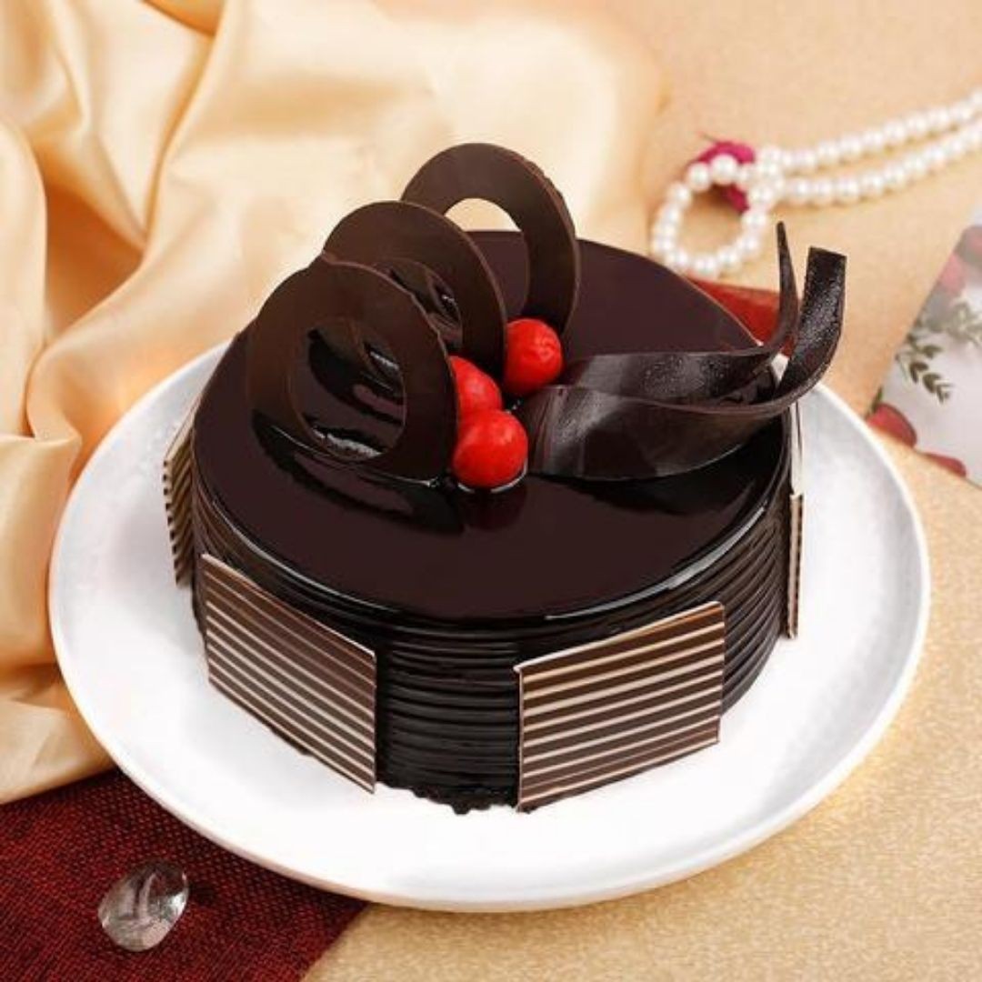 Round Black Forest Cake 100074, Weight: 500 Gm at Rs 370/500gm in Mumbai |  ID: 23658209748