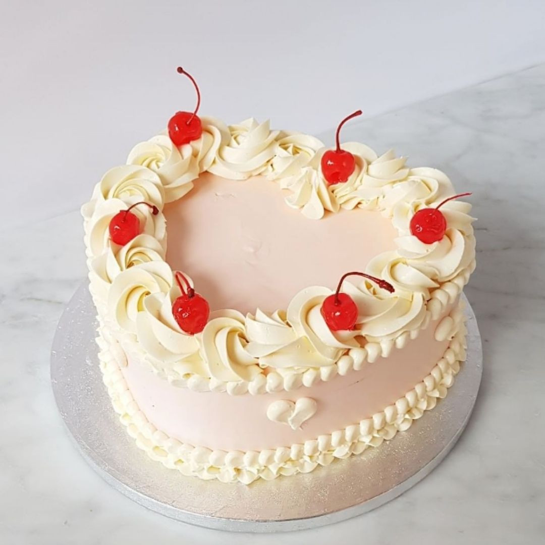 Online Happy Anniversary Strawberry Cake With Name Edit