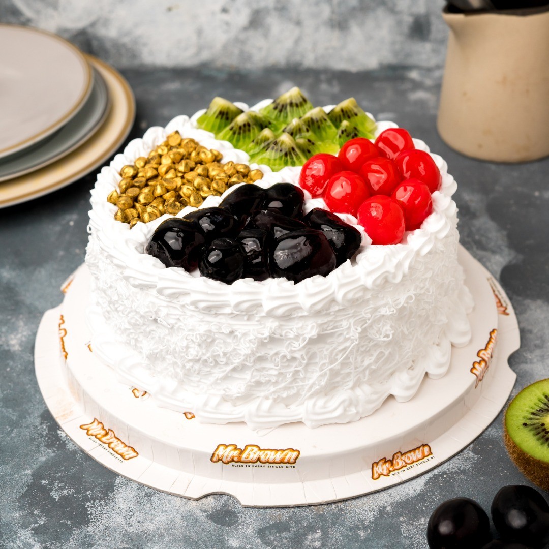 42 Wedding Cakes With Fruit