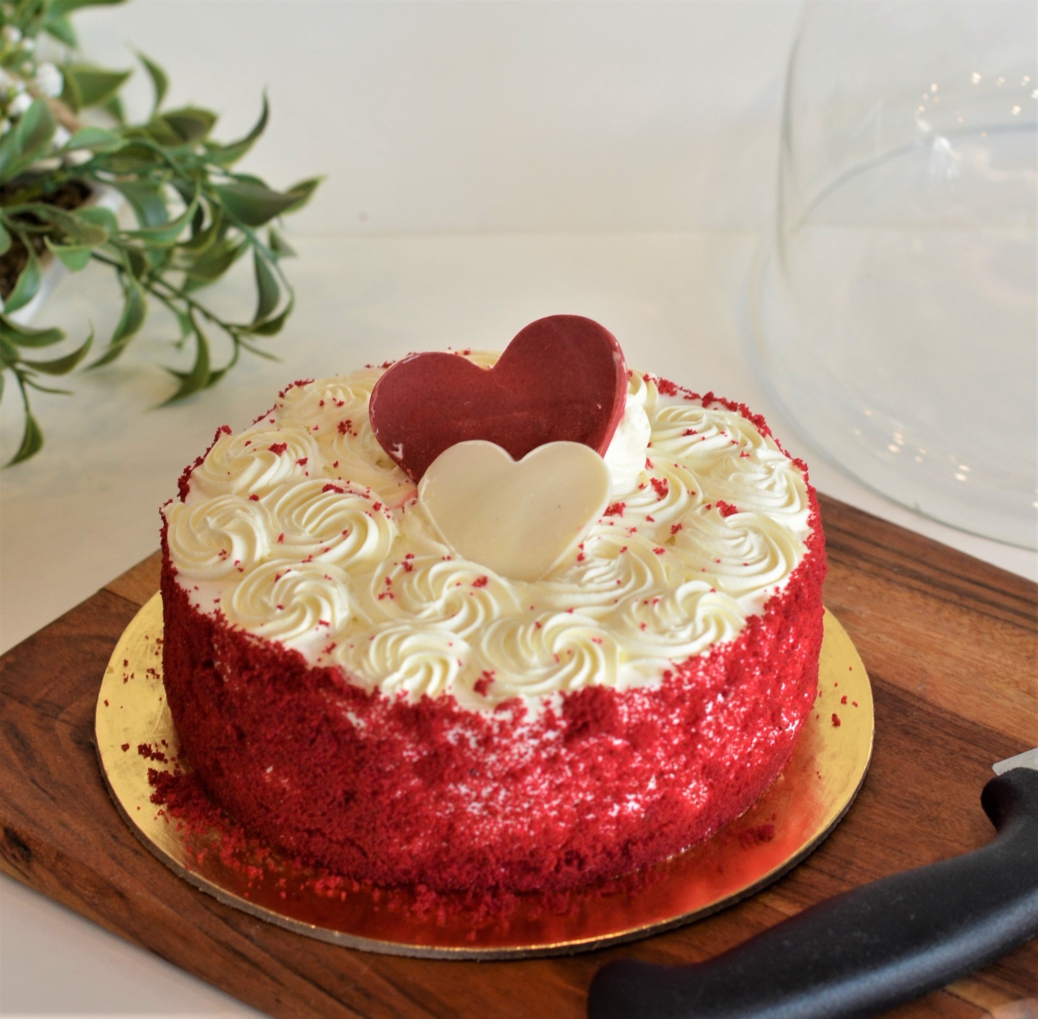 Buy/Send Red Velvet Valentine Heart Shape Cake Online- Winni.in | Winni.in