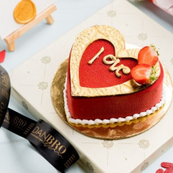 Classic Deluxe Red Velvet Cake