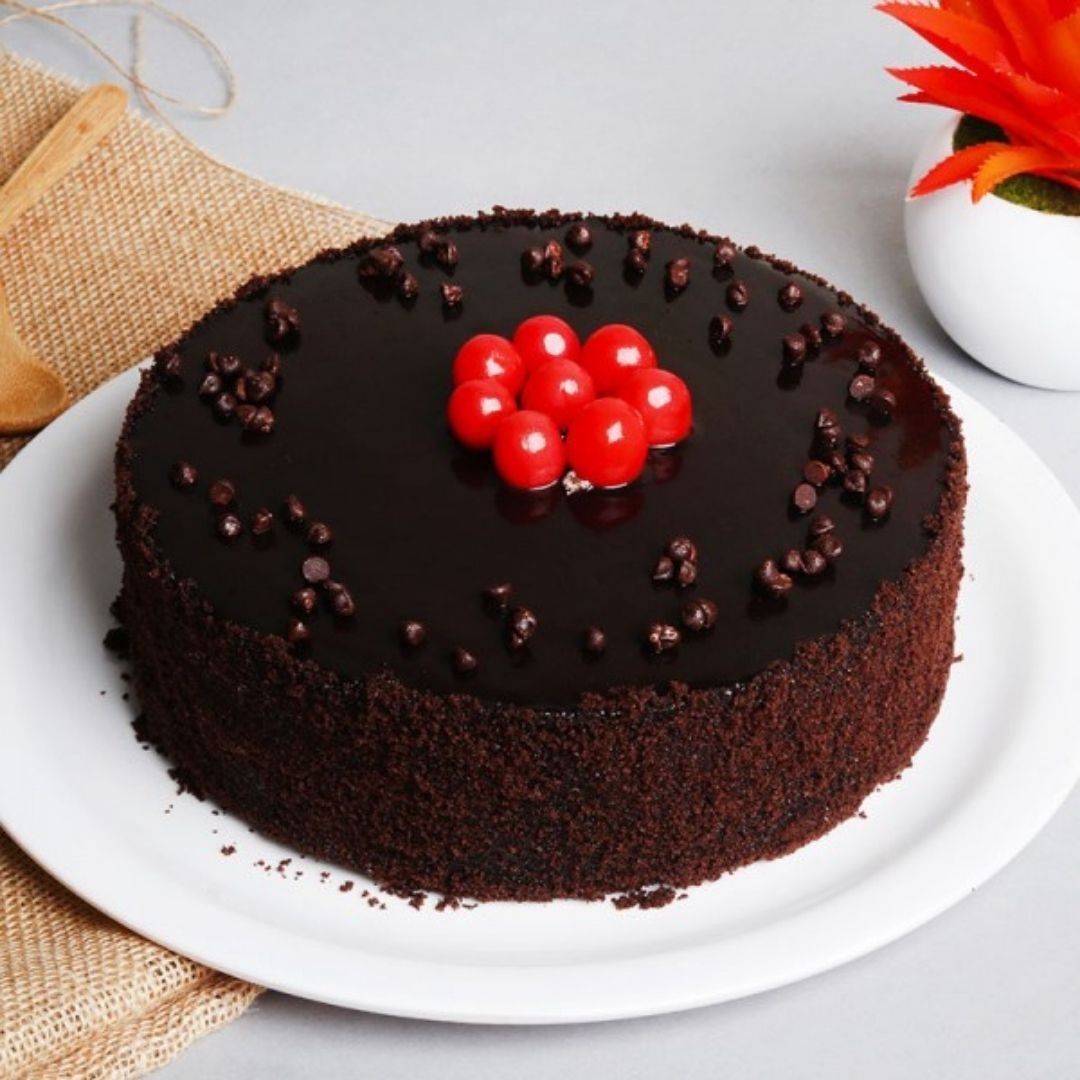 Buy Creamy Chocolate Cake 500g online from Cake Decor