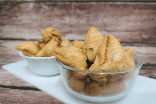 Methi Samosa Namkeen