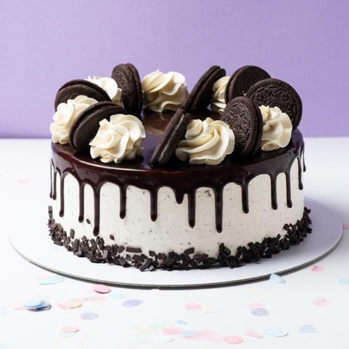 Oreo Decorated Chocolate Cake